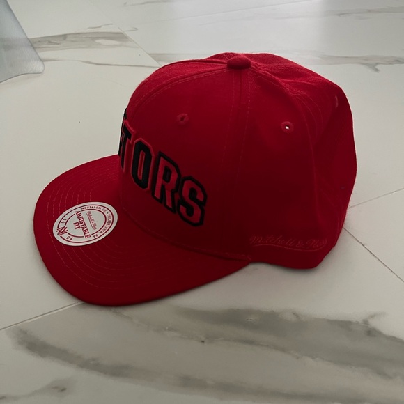 Toronto Raptors 75th Anniversary Hat - Picture 5 of 7